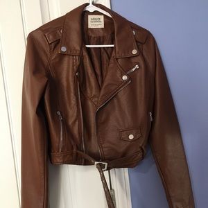 New! Brown leather jacket with metal accents! M